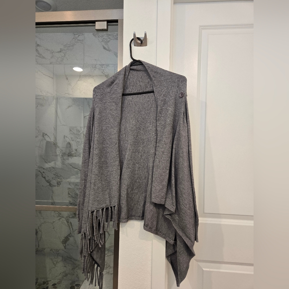Gray fringed cardigan